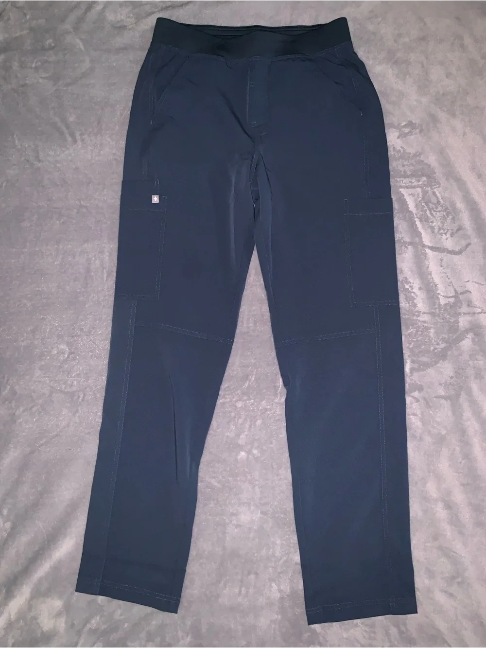 NWOT! FIGS Men Axim Cargo Scrub Pants size S Navy